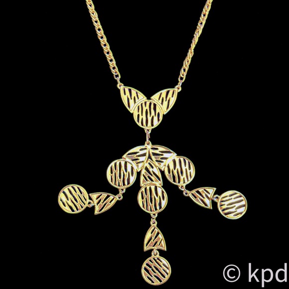 Vintage Mid Century Scrollwork Gold Tone Pendant Statement Necklace - Picture 4 of 10